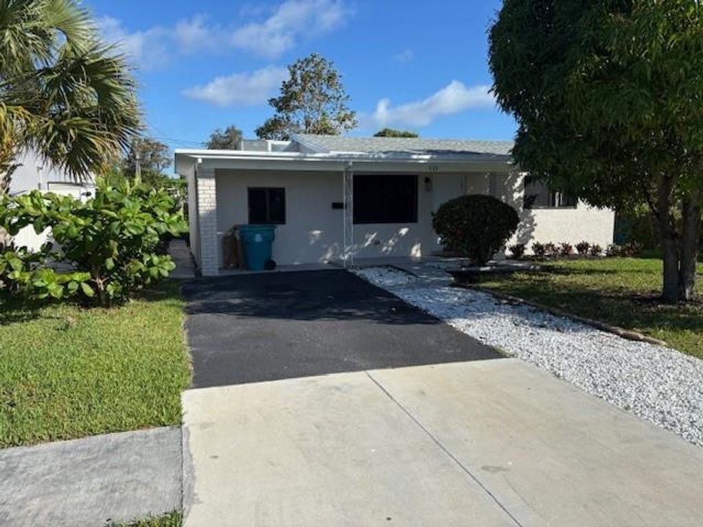 Photo of 133 SE 13th Avenue, Boynton Beach, FL 33435 (MLS # F10486829)