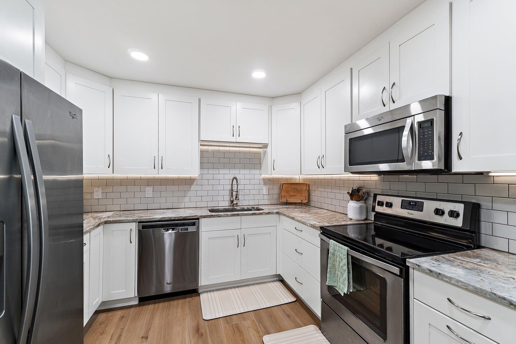 EASTRIDGE ESTATES - Residential