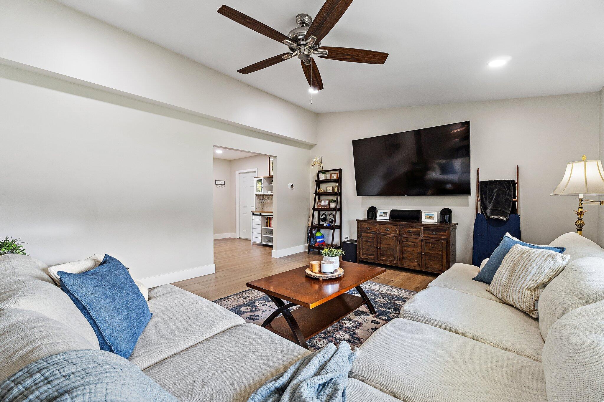 EASTRIDGE ESTATES - Residential