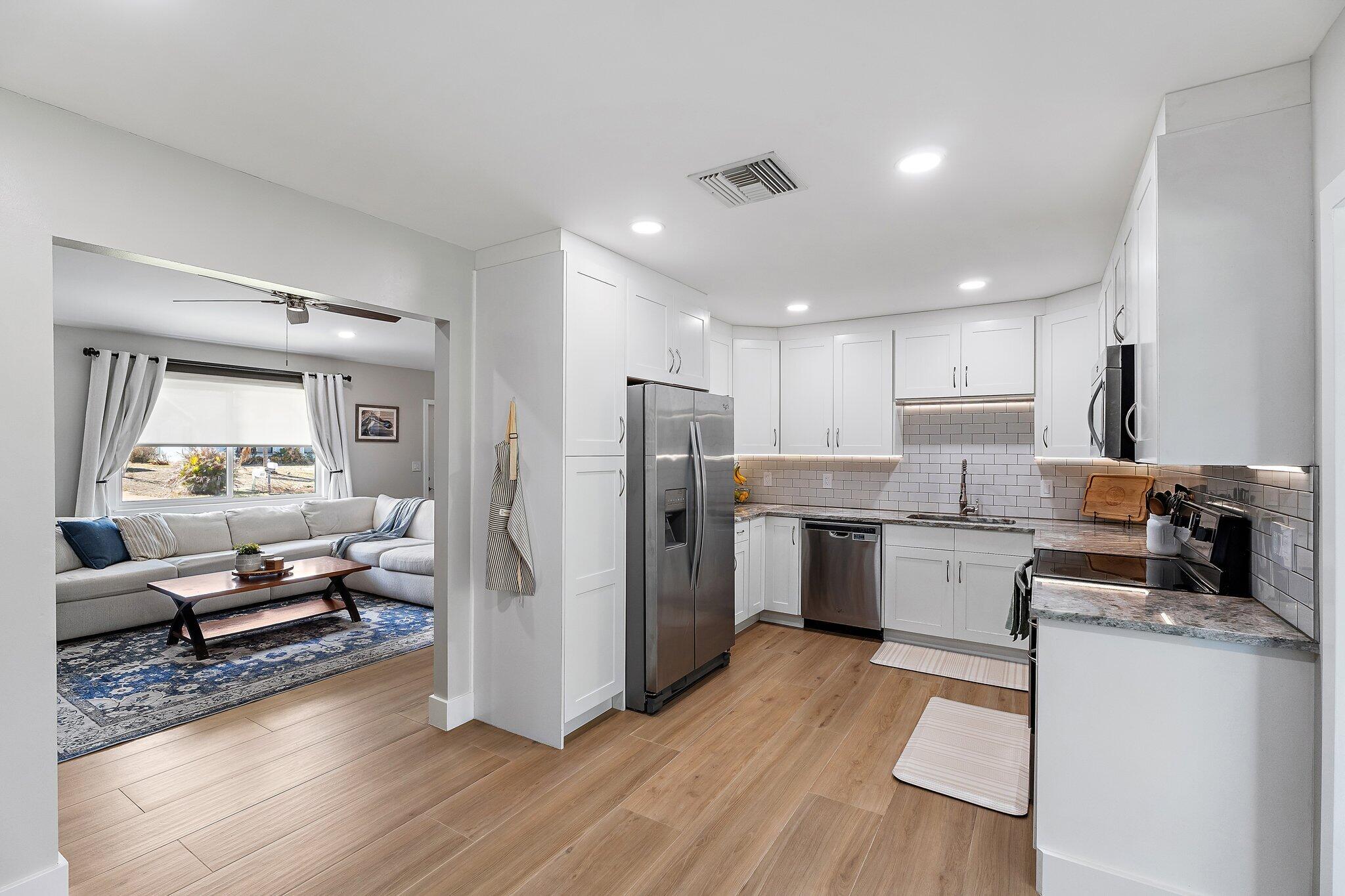 EASTRIDGE ESTATES - Residential