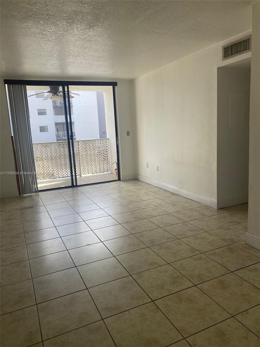 8185 NW 7th St 214