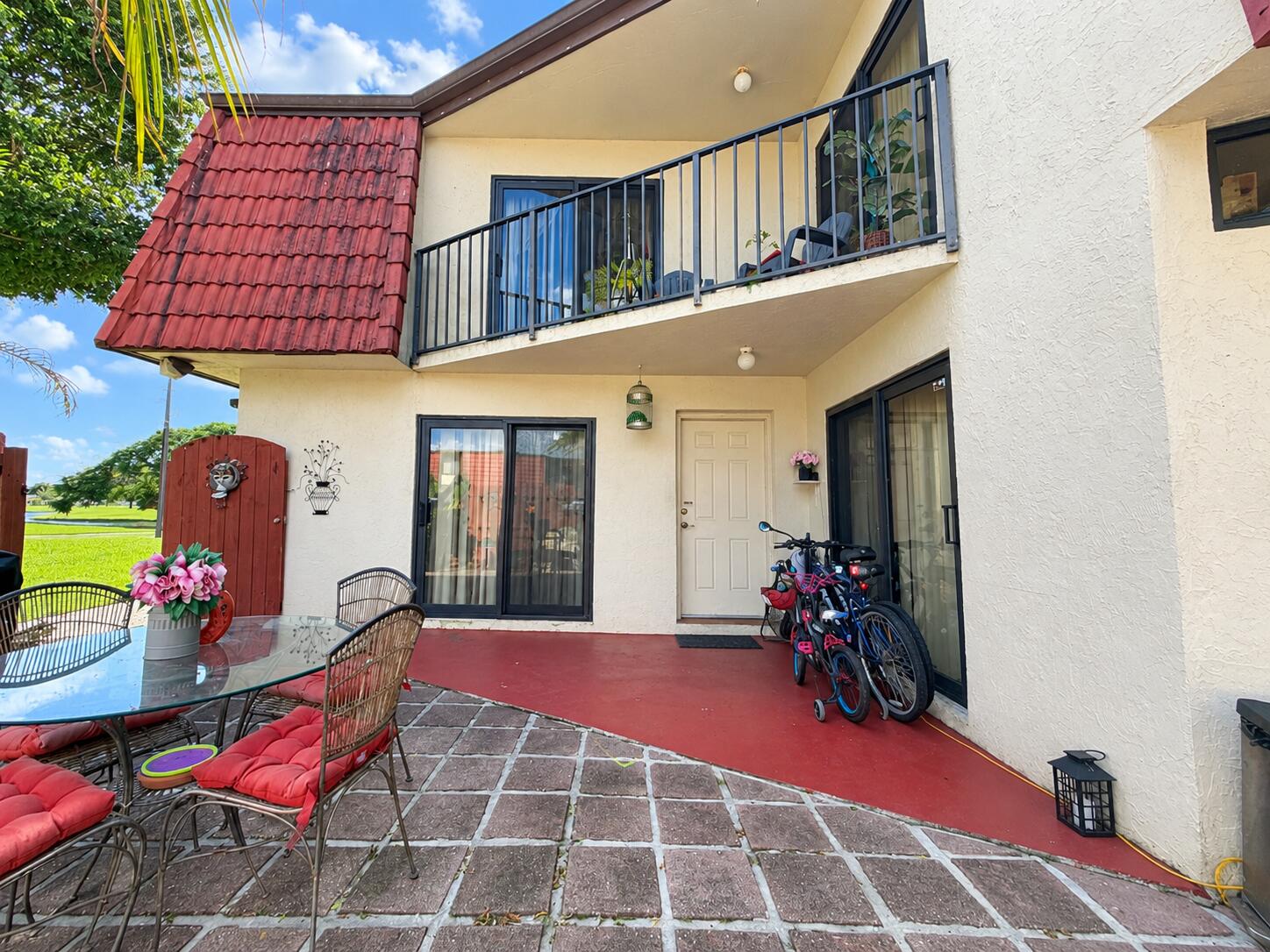 3838 Victoria Drive