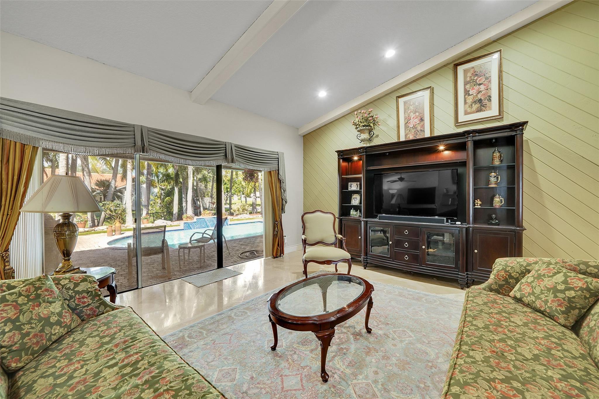 Jacaranda Lakes - Residential