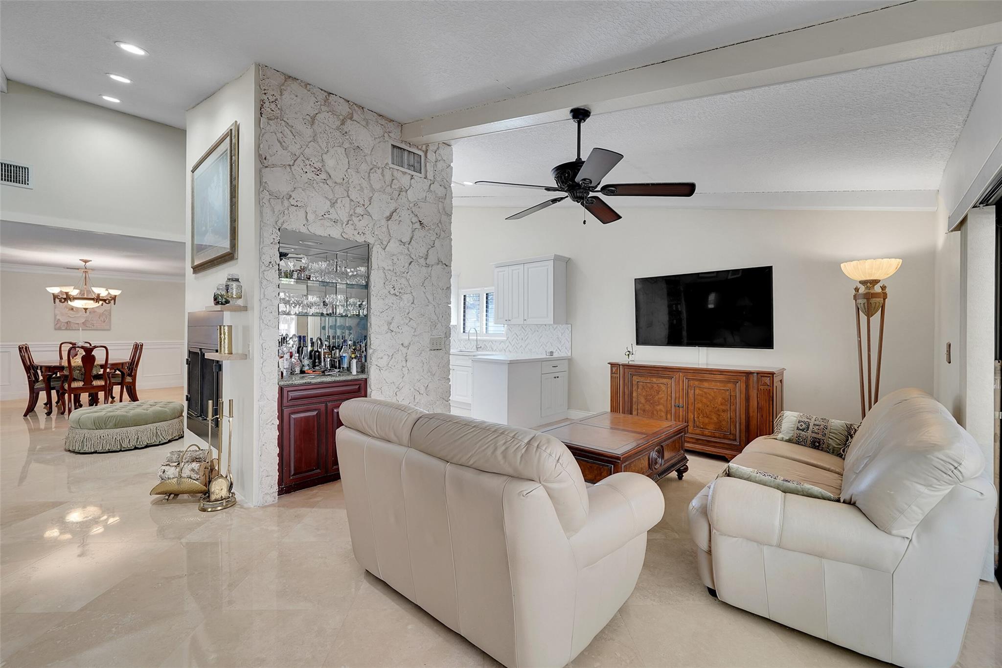 Jacaranda Lakes - Residential