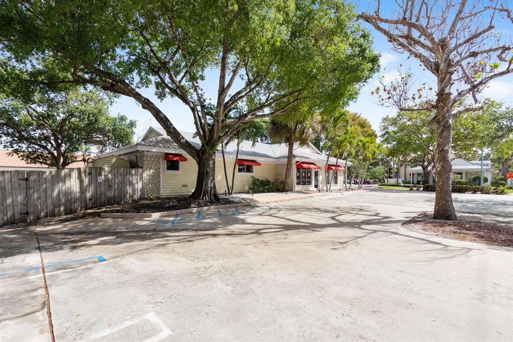 JUPITER TOWNSITE - Commercial Sale