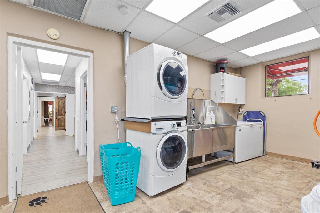 JUPITER TOWNSITE - Commercial Sale