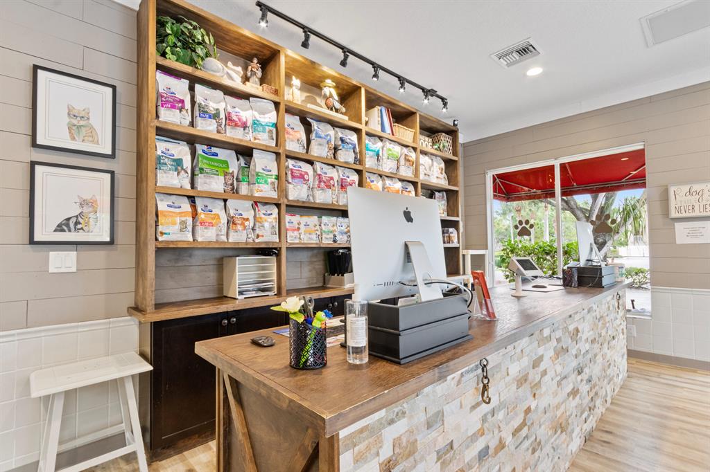 JUPITER TOWNSITE - Commercial Sale