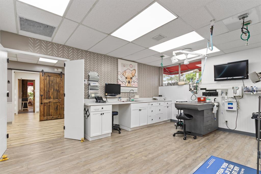 JUPITER TOWNSITE - Commercial Sale