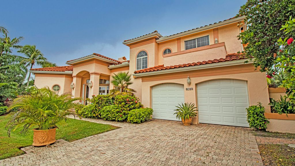 Photo of 8593 SE Water Oak Place, Tequesta, FL 33469 (MLS # R10777038)