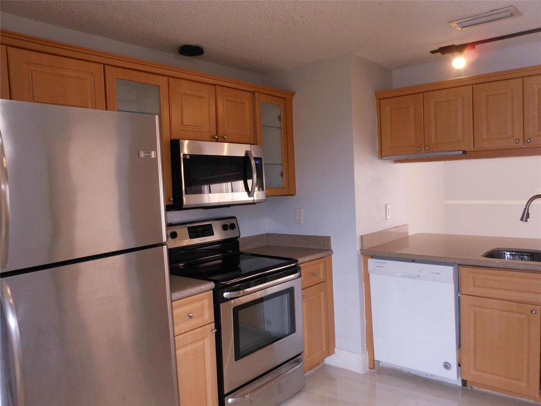 TANGLEWOOD TOWNHOMES - Residential Lease