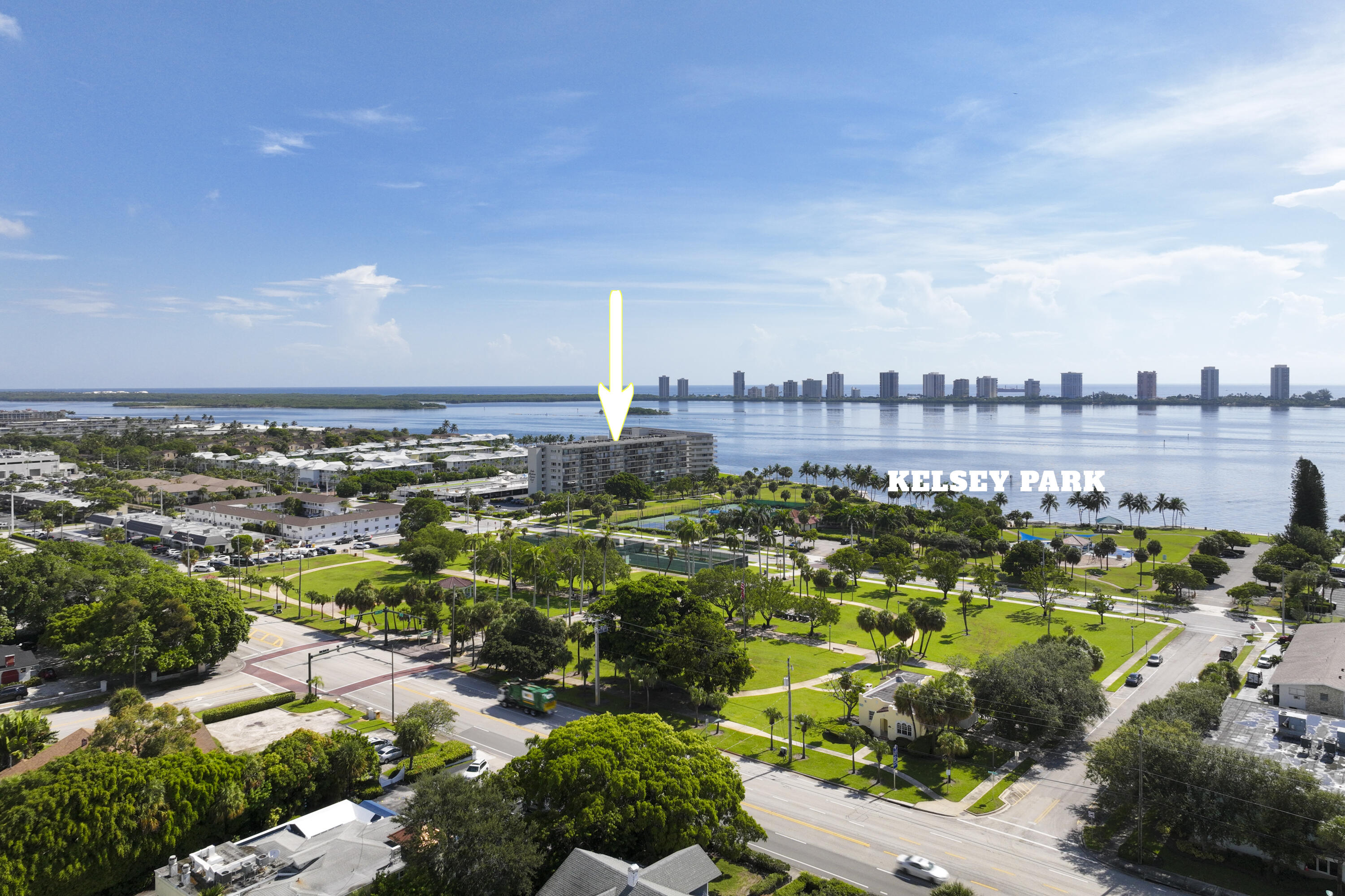 LAKE HARBOUR TOWERS CONDO - Residential