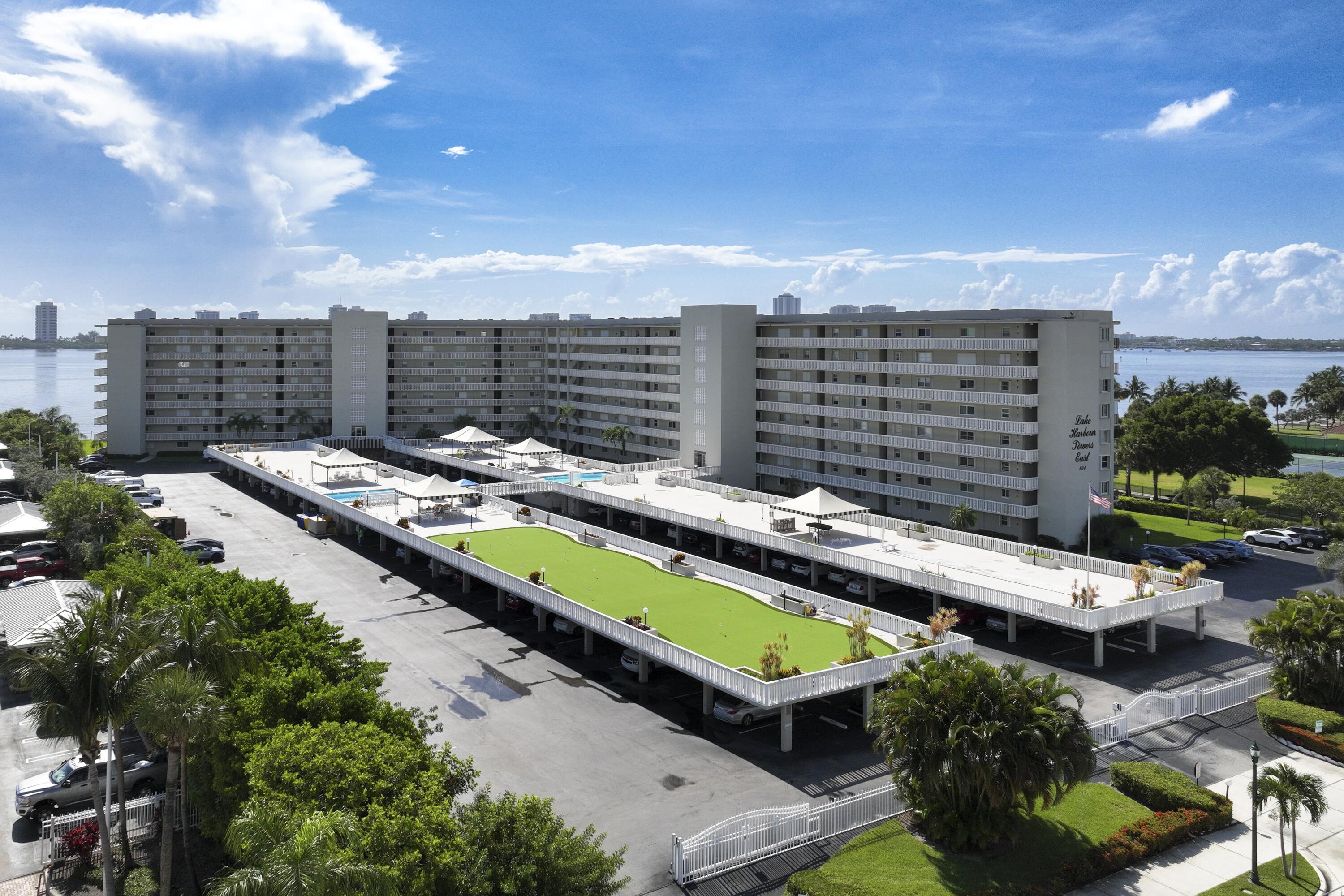 LAKE HARBOUR TOWERS CONDO - Residential