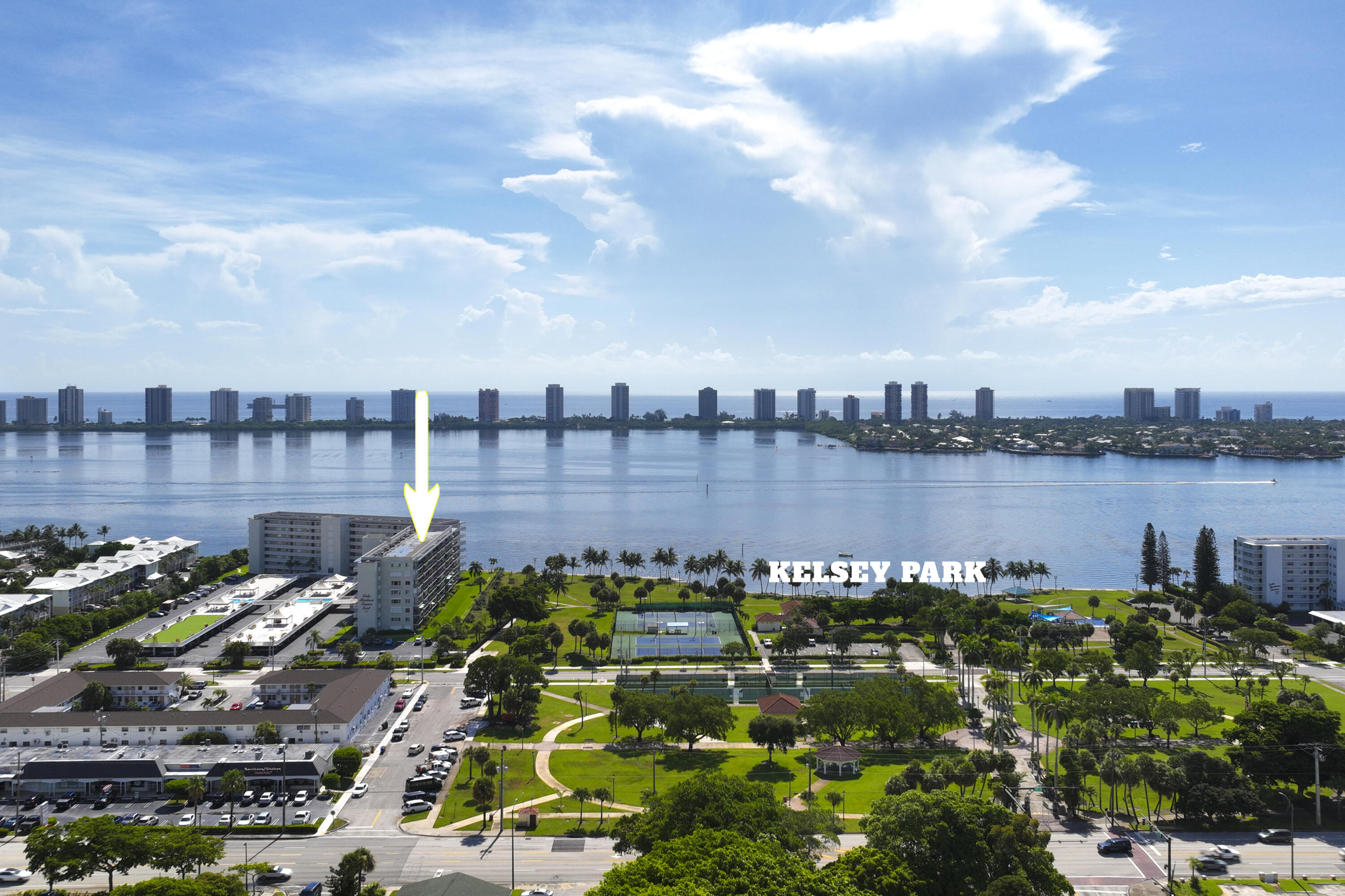 LAKE HARBOUR TOWERS CONDO - Residential