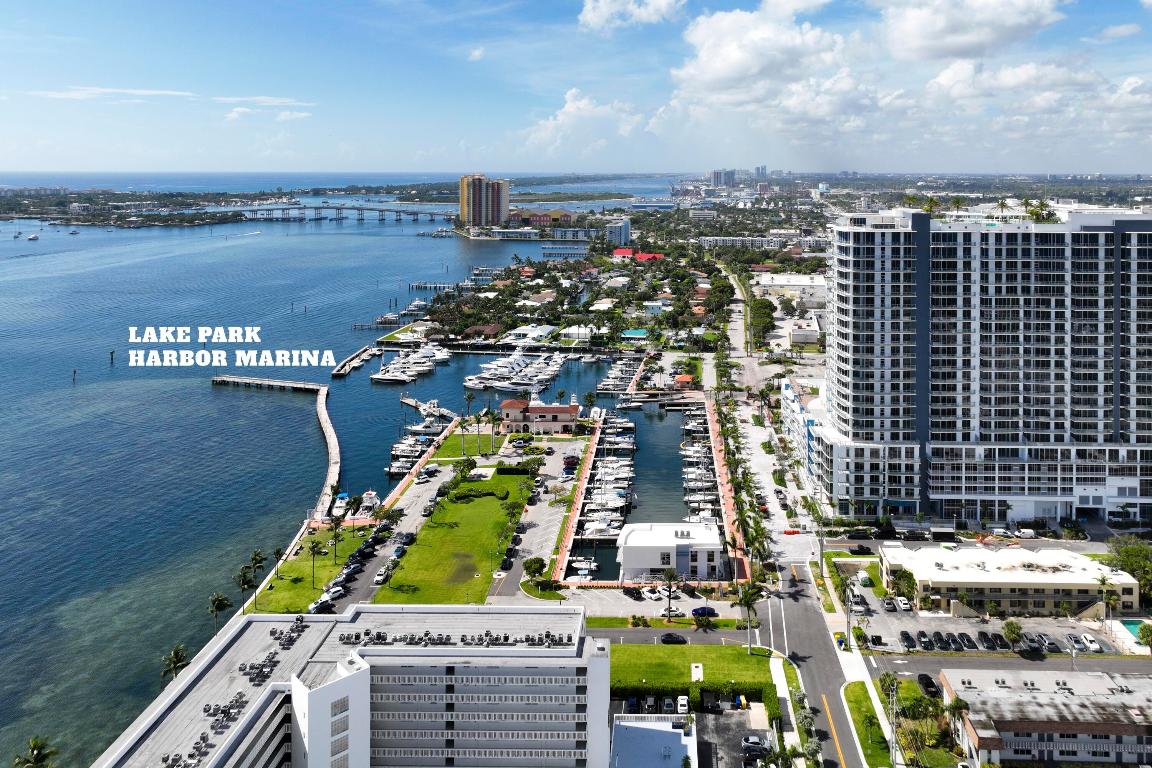 LAKE HARBOUR TOWERS CONDO - Residential