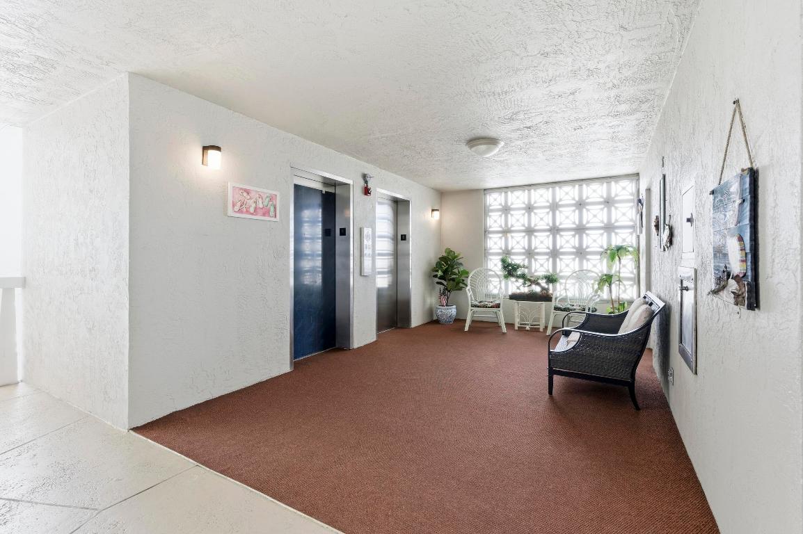 LAKE HARBOUR TOWERS CONDO - Residential