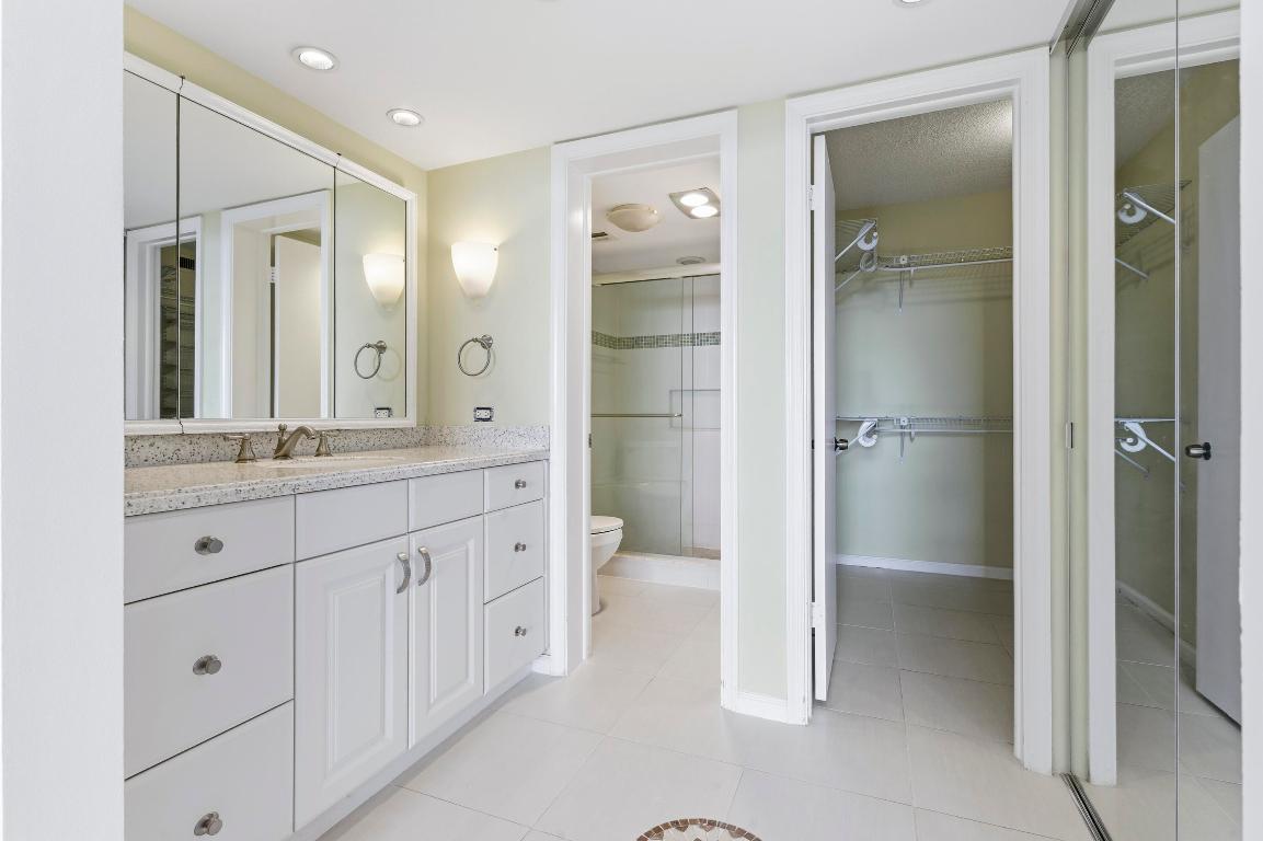 LAKE HARBOUR TOWERS CONDO - Residential