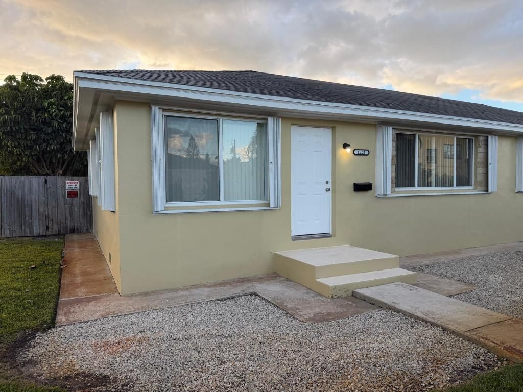 Photo of 1221 N J Street, Lake Worth Beach, FL 33460 (MLS # R11156284)