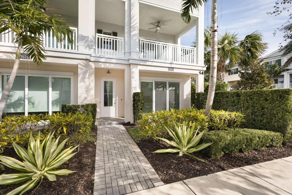 Photo of 7073 Edison Place, Palm Beach Gardens, FL 33418 (MLS # R10967557)