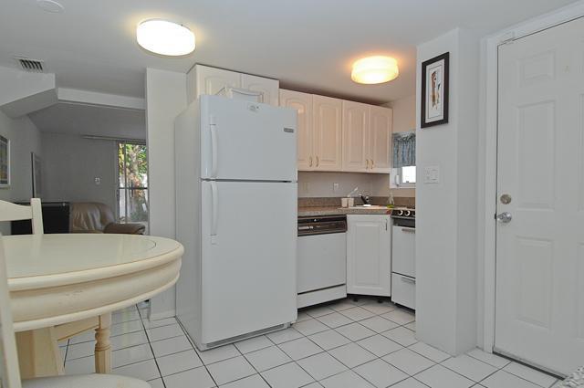 LAUDERDALE BEACH - Residential Lease