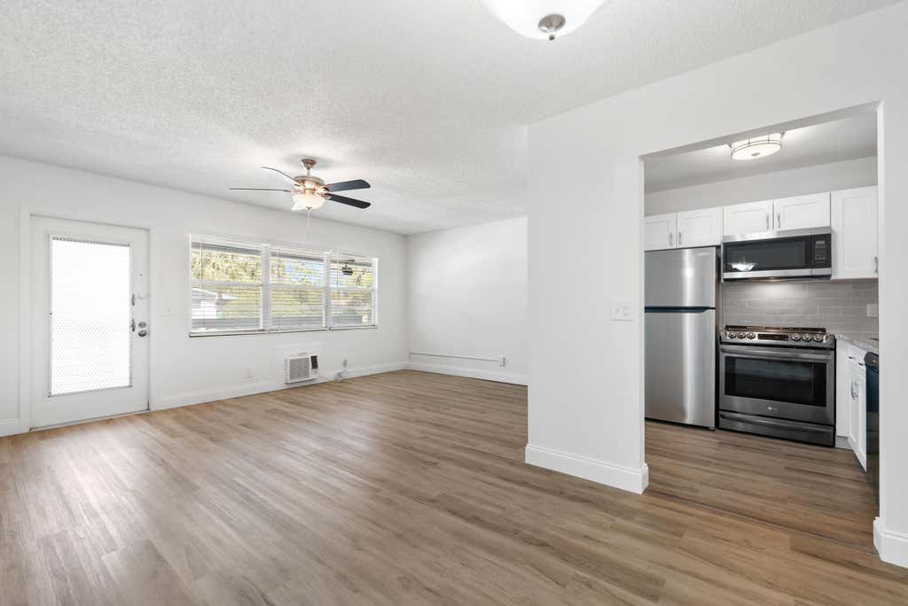 Photo of 142 Ventnor Drive #I, Deerfield Beach, FL 33442 (MLS # B26036660)