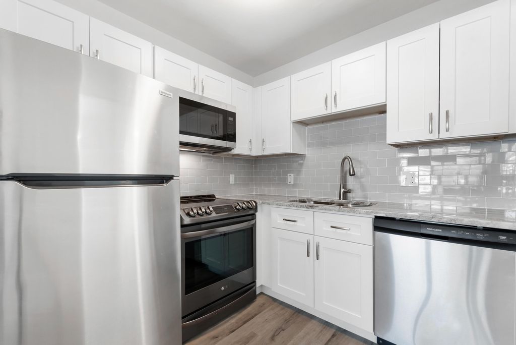 Photo of 142 Ventnor Drive #I, Deerfield Beach, FL 33442 (MLS # B26036660)