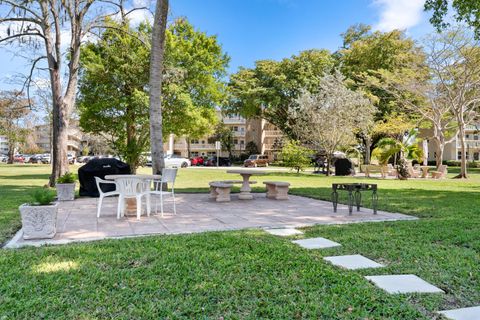 Tiny photo for 142 Ventnor Drive #I, Deerfield Beach, FL 33442 (MLS # B26036660)