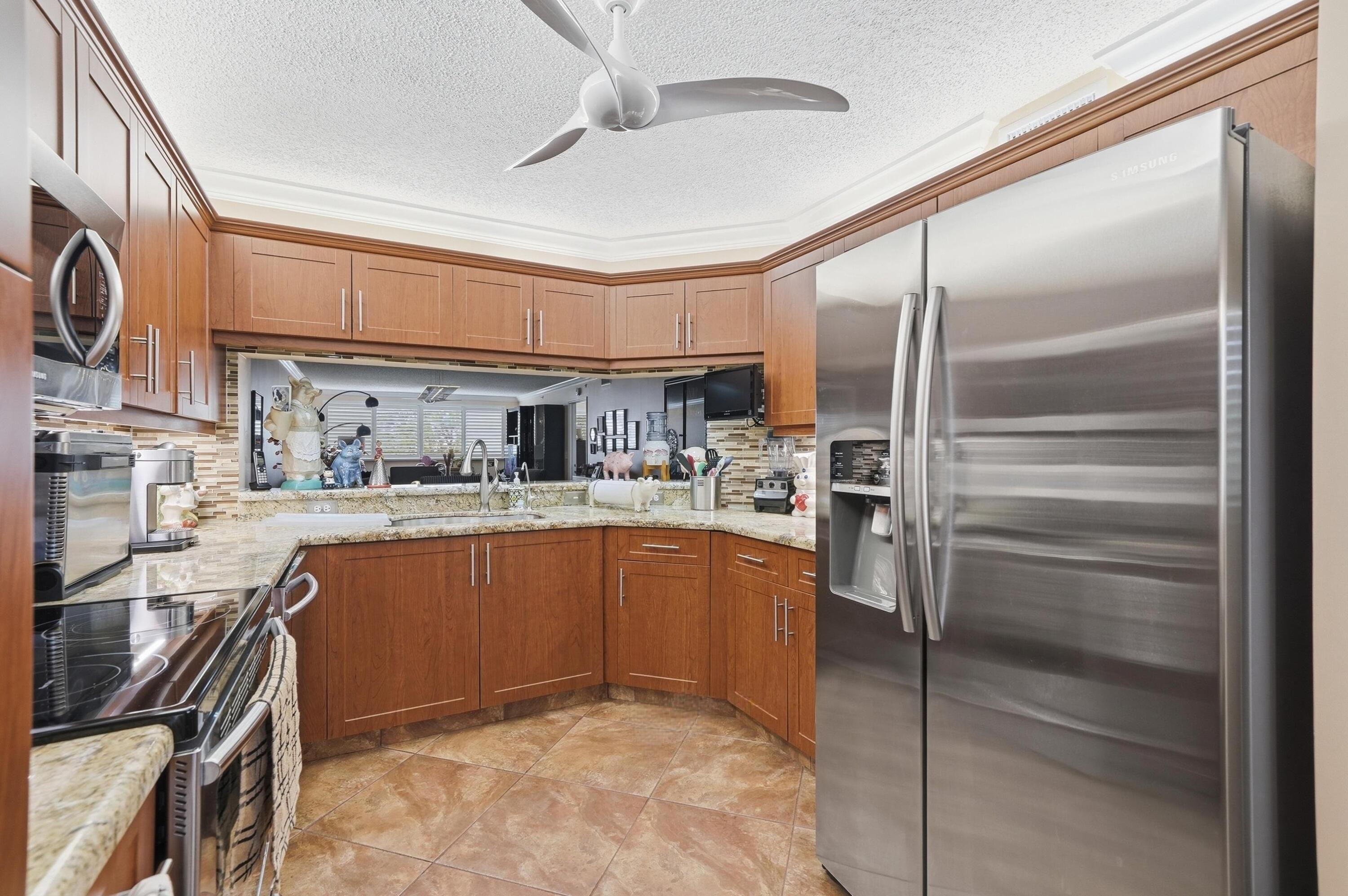 SUNRISE LAKES 200 CONDO - Residential