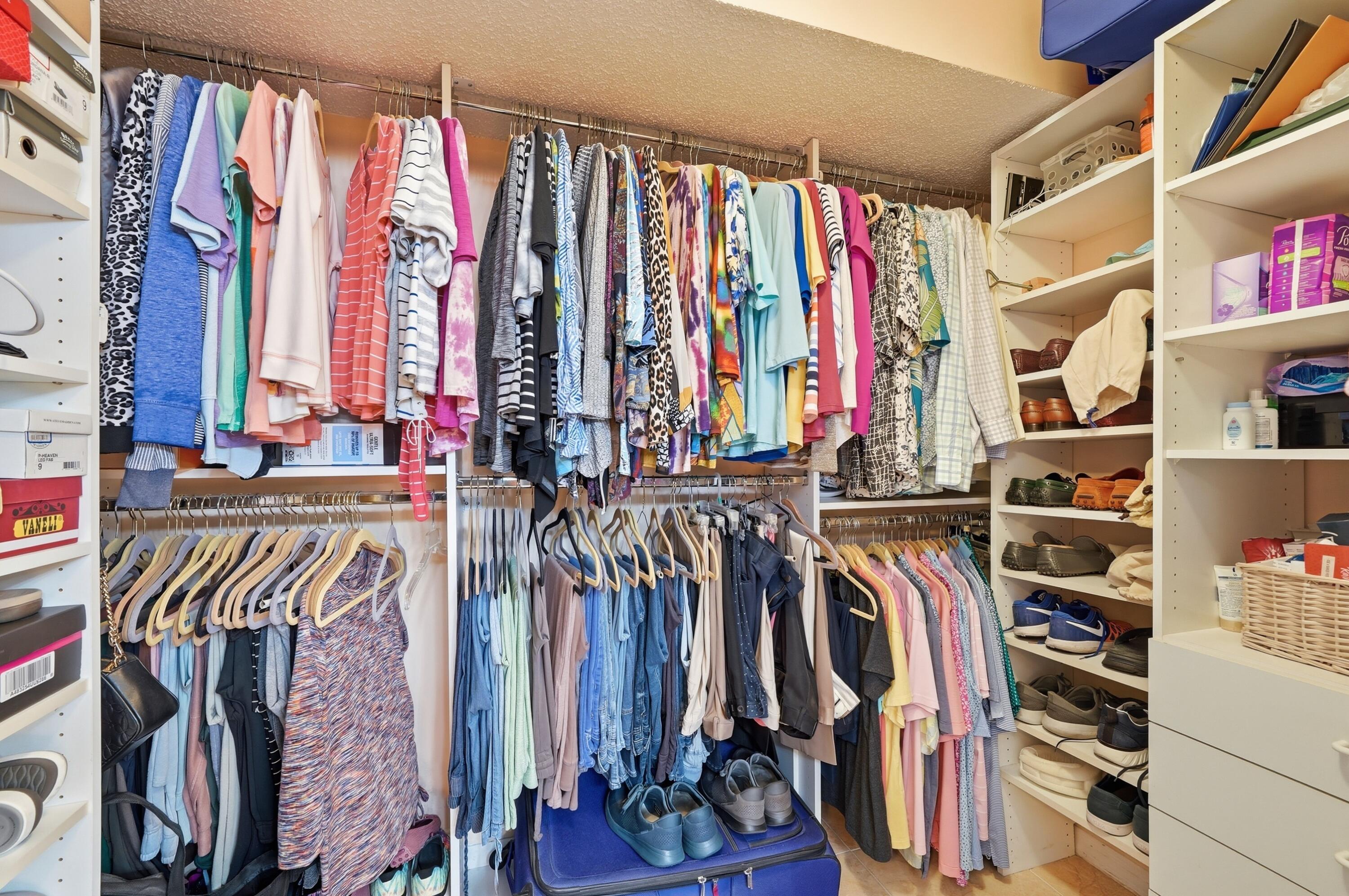 SUNRISE LAKES 200 CONDO - Residential