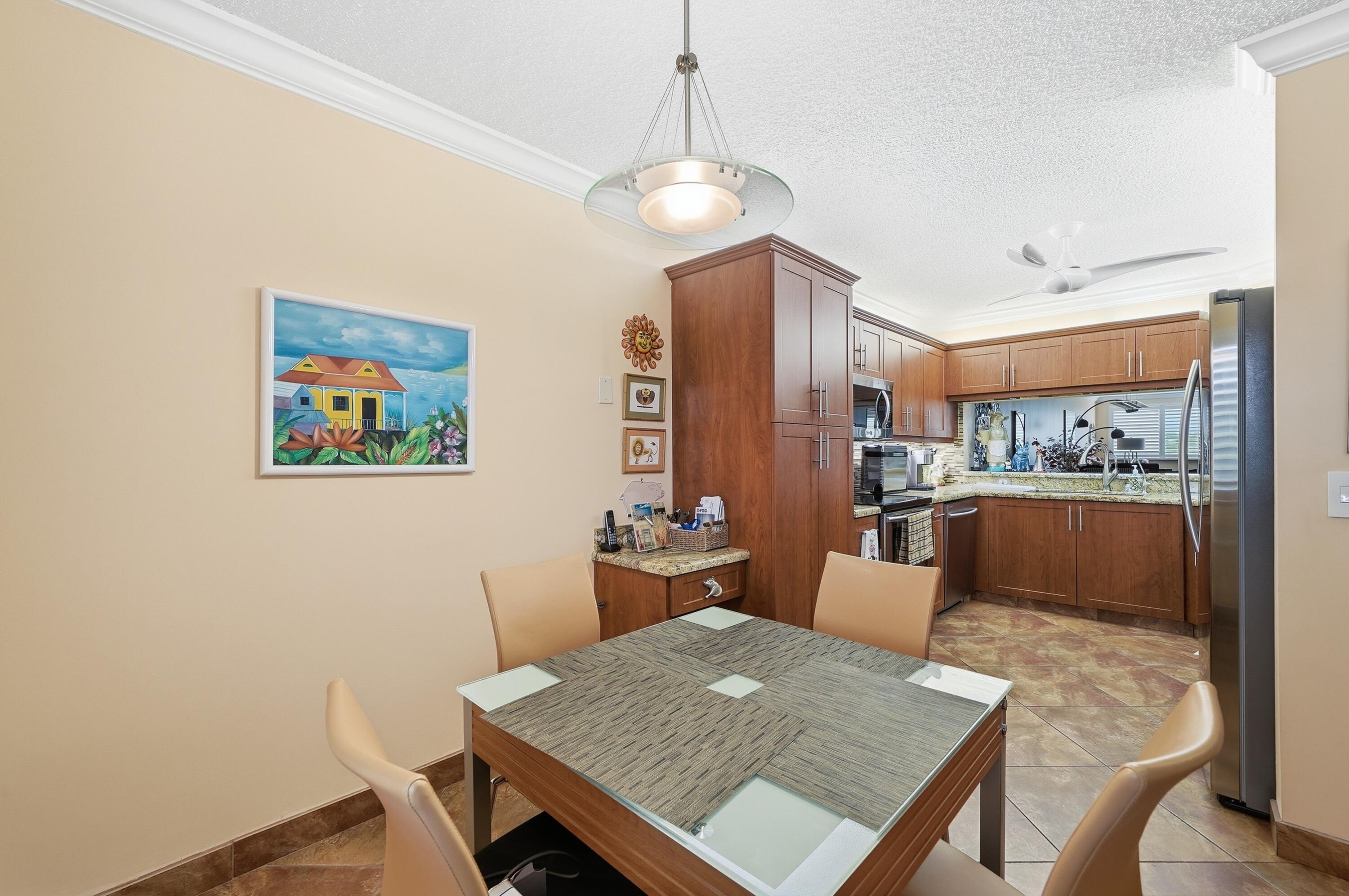 SUNRISE LAKES 200 CONDO - Residential