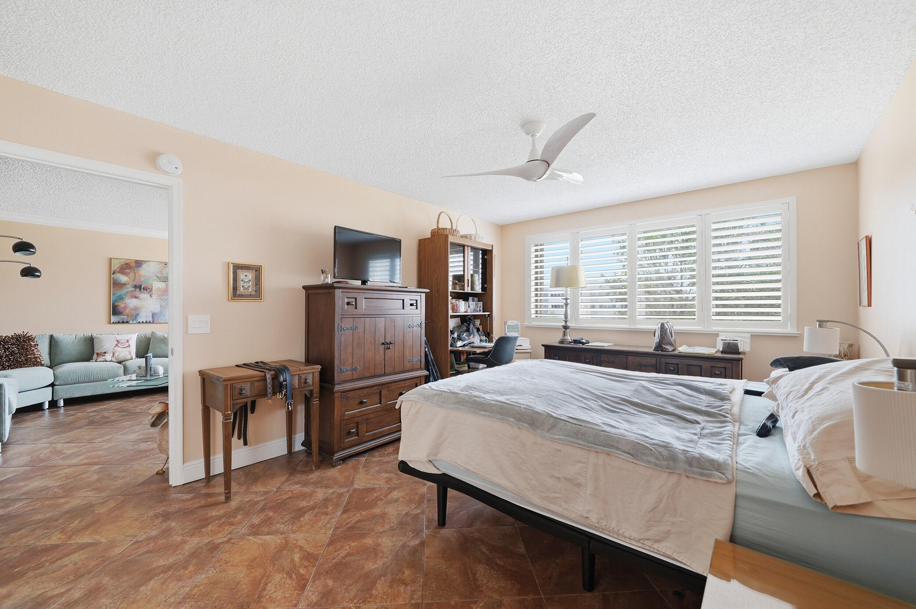 SUNRISE LAKES 200 CONDO - Residential