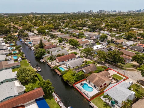 Tiny photo for 2655 Coolidge Street, Hollywood, FL 33020 (MLS # B26052833)