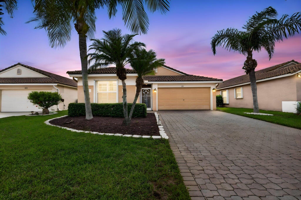 Photo of 827 NW Greenwich Court, Port Saint Lucie, FL 34983 (MLS # B26082356)
