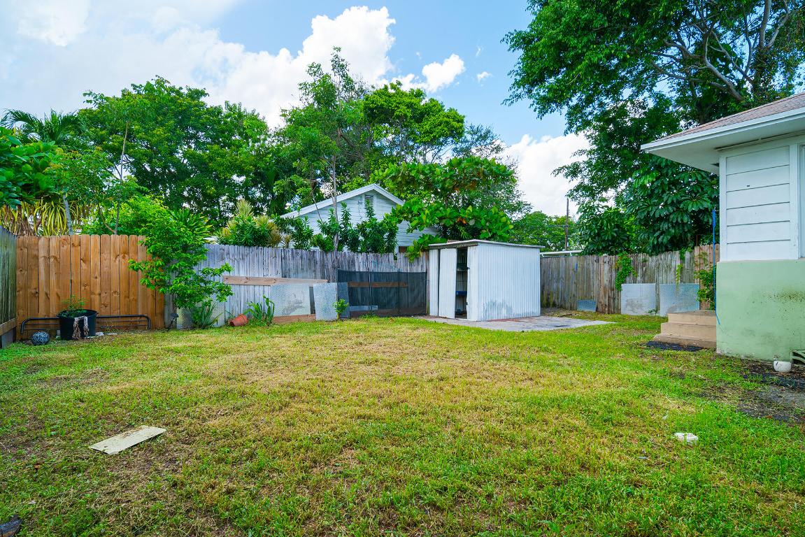 LAKE WORTH TOWN OF - Residential Income