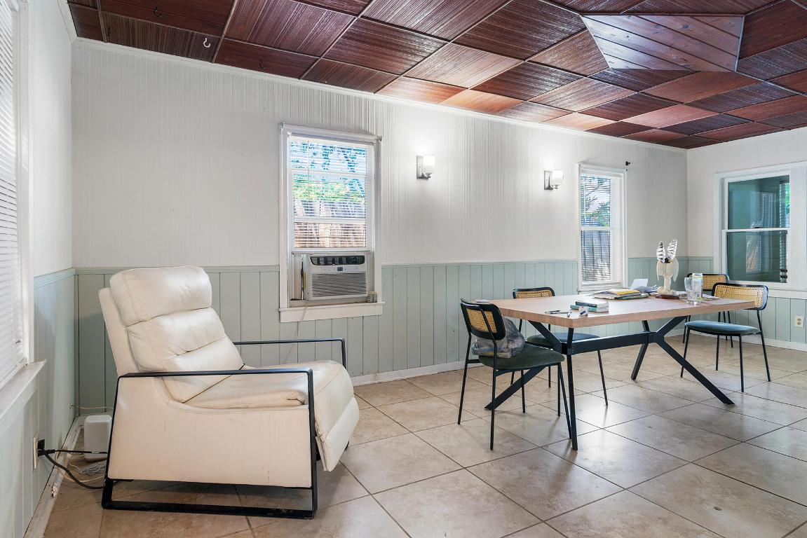 LAKE WORTH TOWN OF - Residential Income