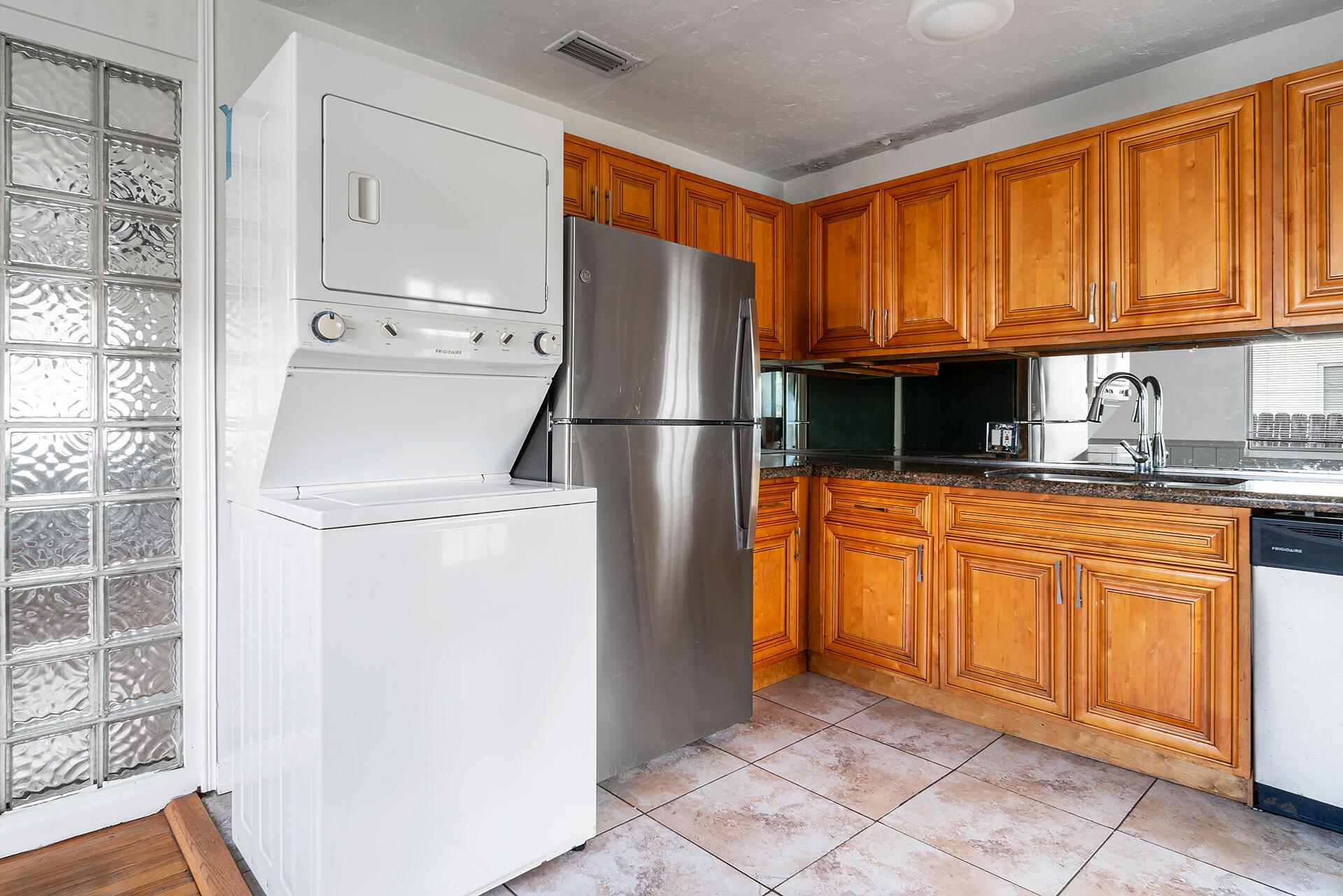 LAKE WORTH TOWN OF - Residential Income