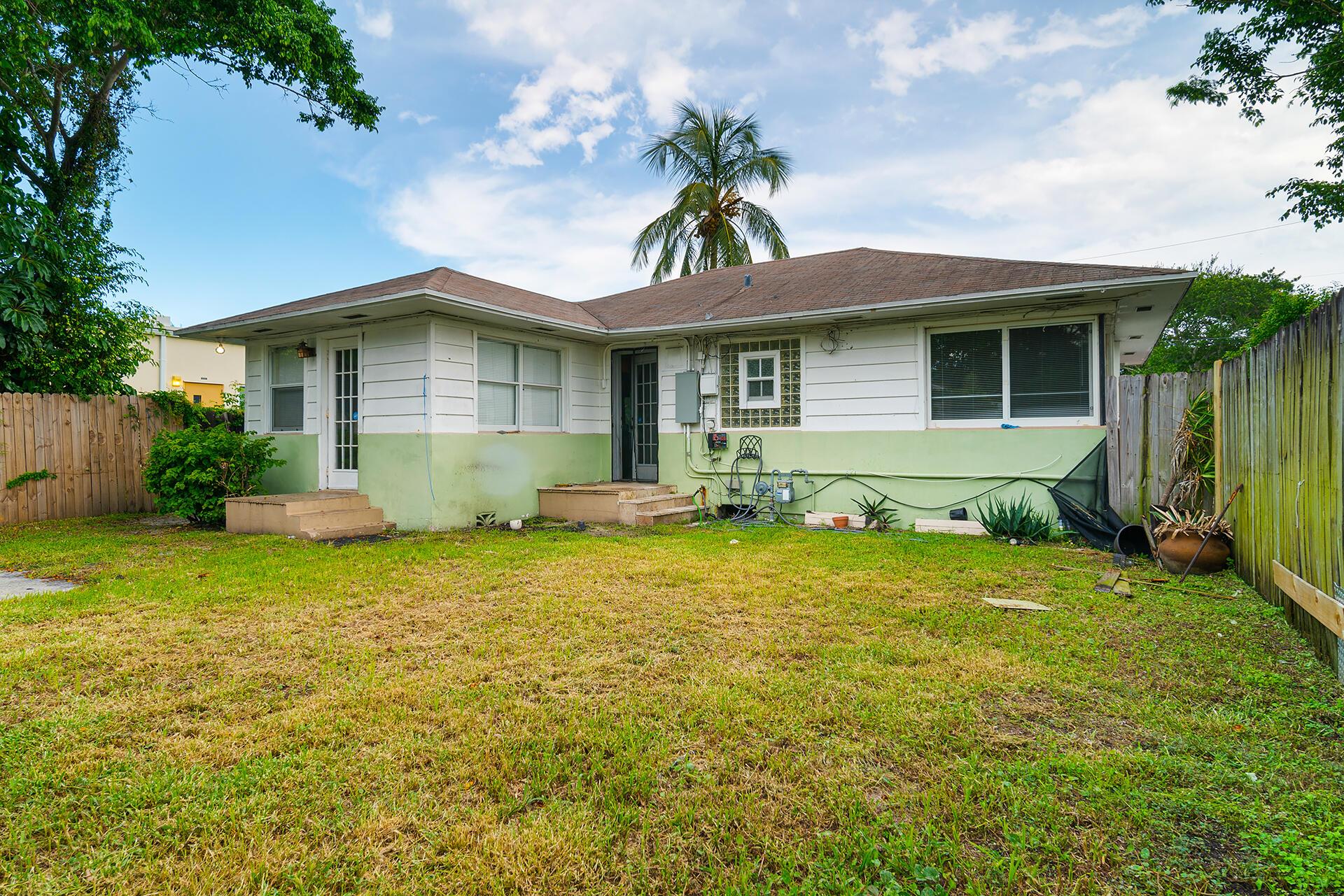 LAKE WORTH TOWN OF - Residential Income
