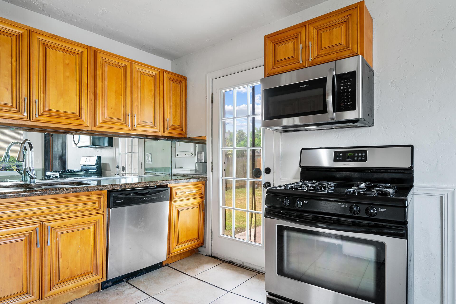 LAKE WORTH TOWN OF - Residential Income
