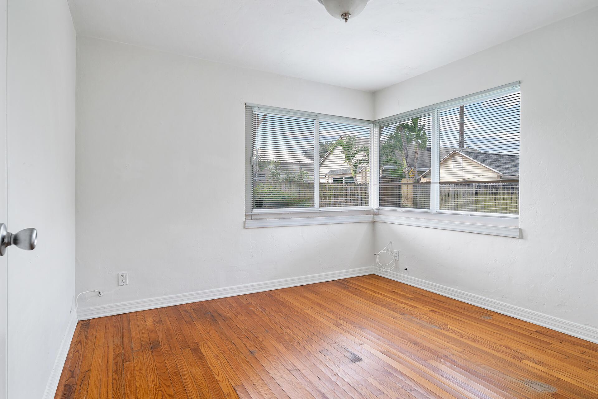 LAKE WORTH TOWN OF - Residential Income