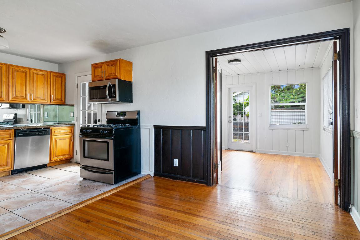 LAKE WORTH TOWN OF - Residential Income