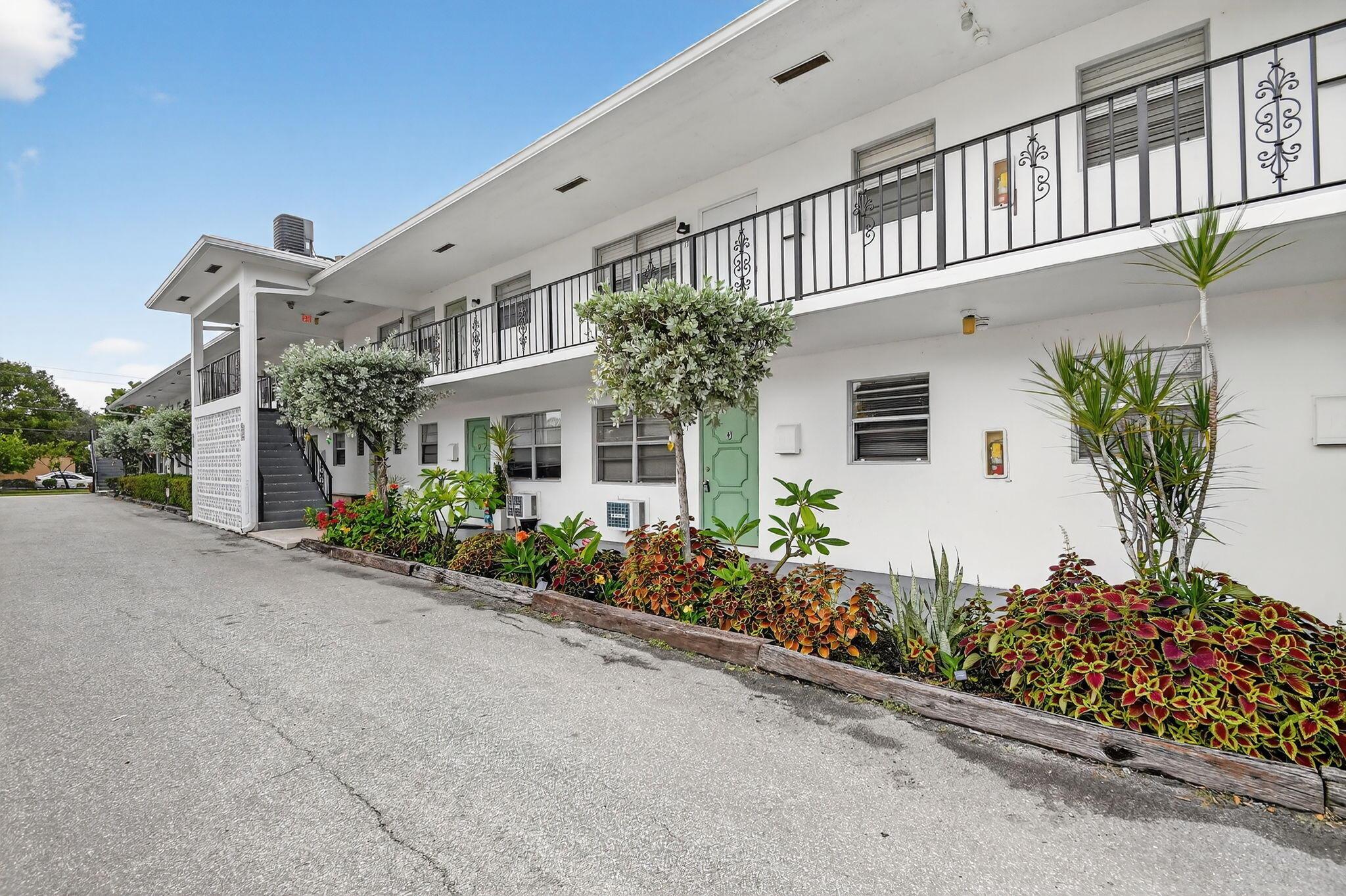 S/D OF 33-44-43, E 1/2 OF - Residential Lease