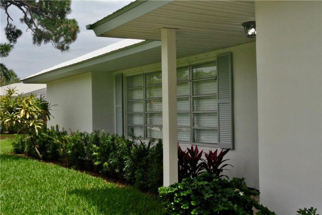 Photo of 5 Indialucie Parkway, Stuart, FL 34996 (MLS # F10455653)