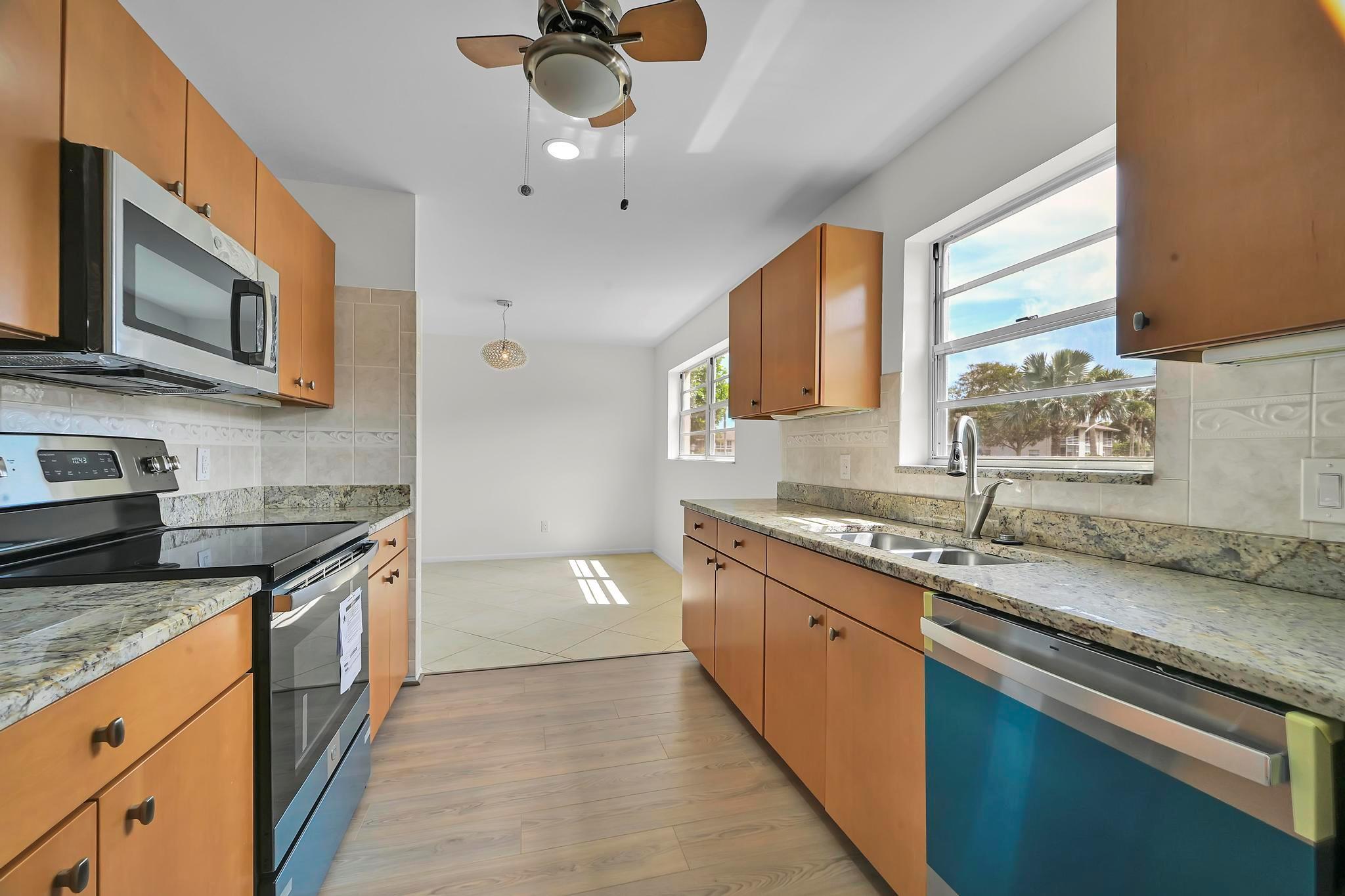 VISTA ST LUCIE BUILDINGS - Residential Lease