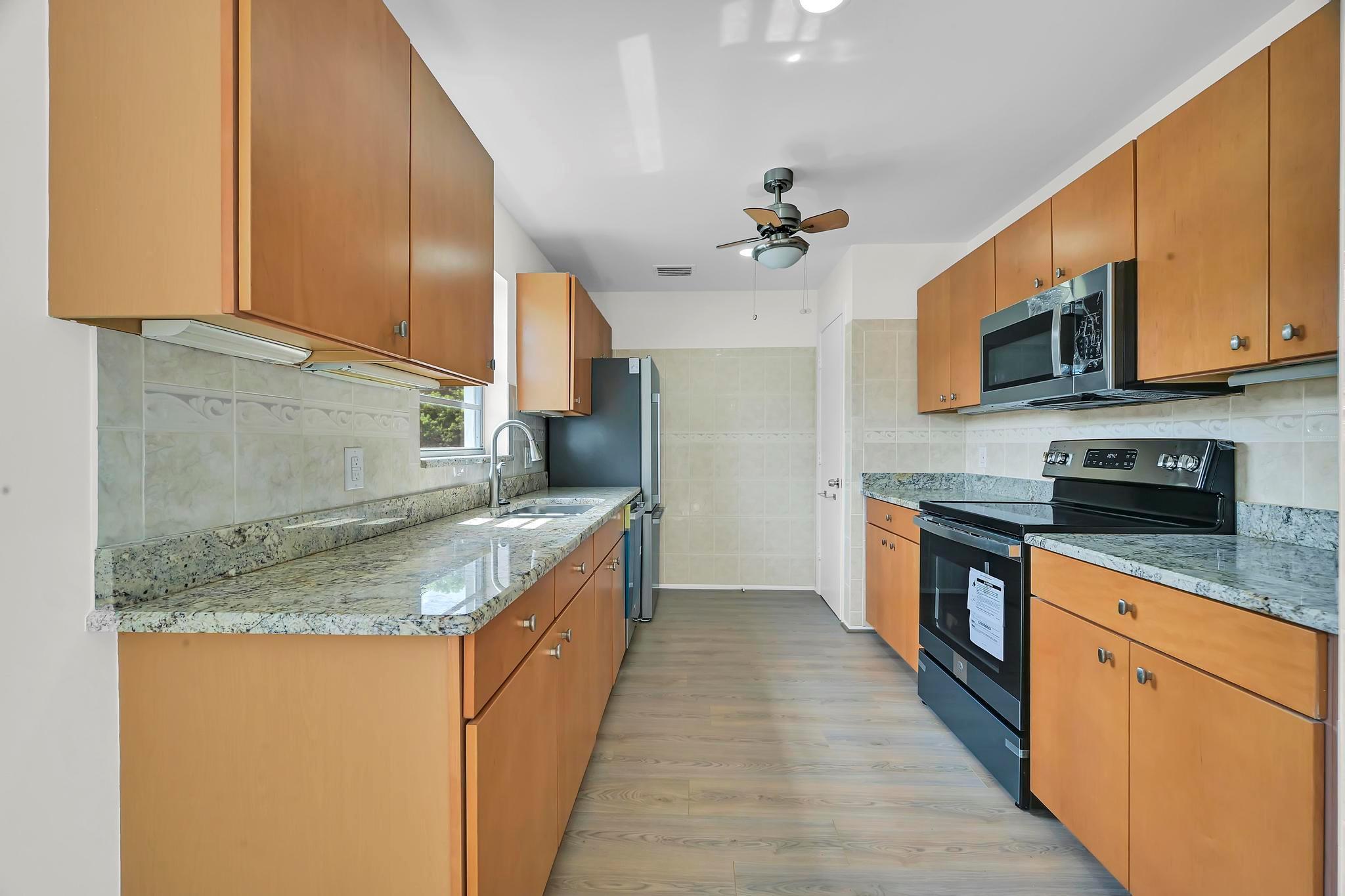 VISTA ST LUCIE BUILDINGS - Residential Lease