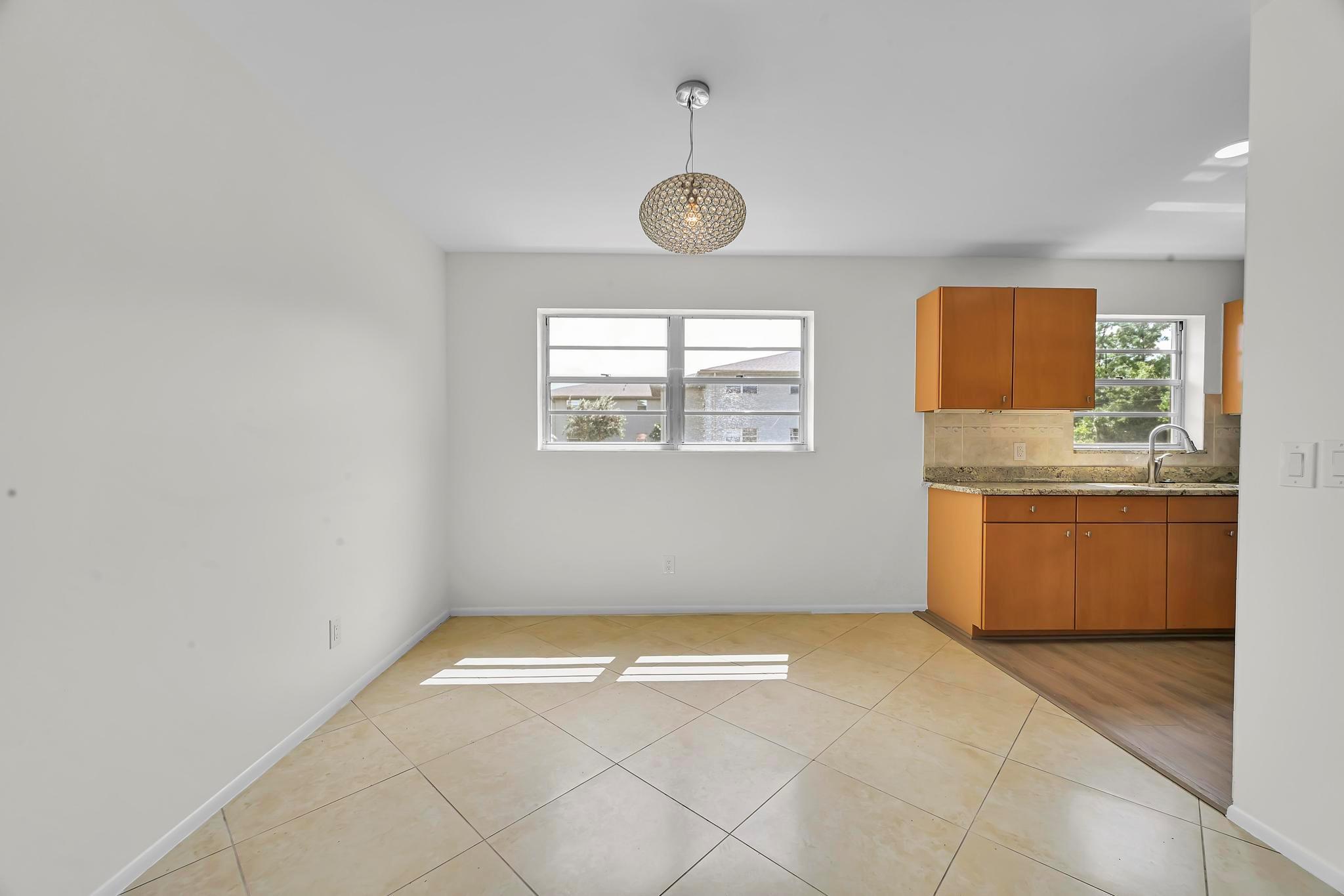 VISTA ST LUCIE BUILDINGS - Residential Lease