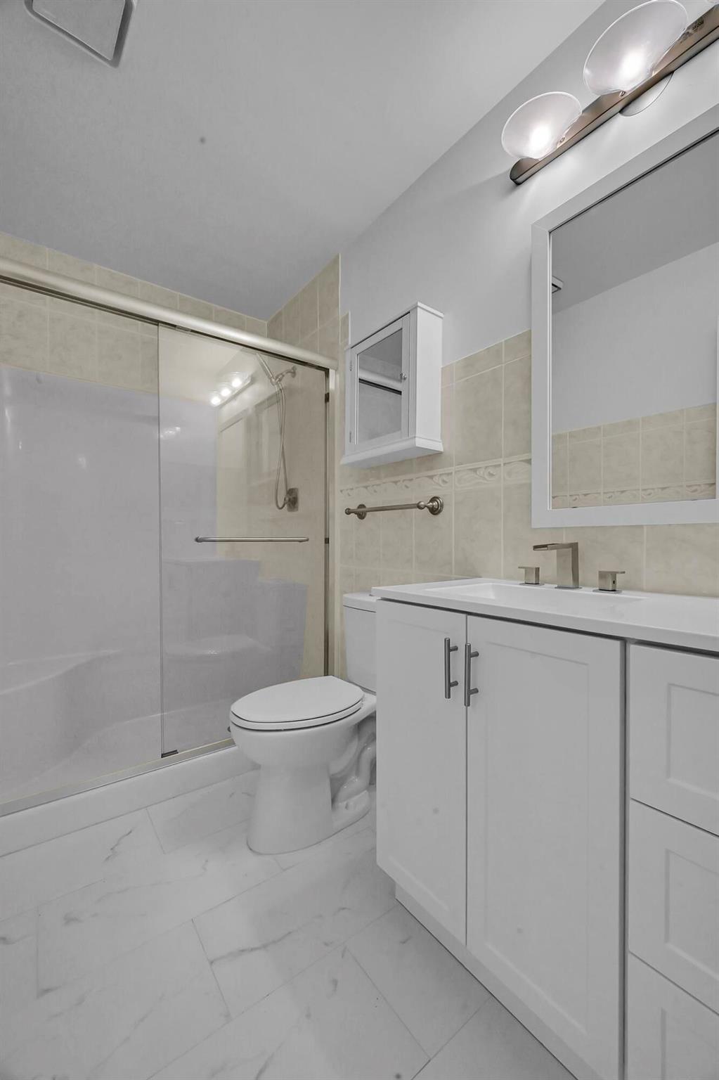 VISTA ST LUCIE BUILDINGS - Residential Lease