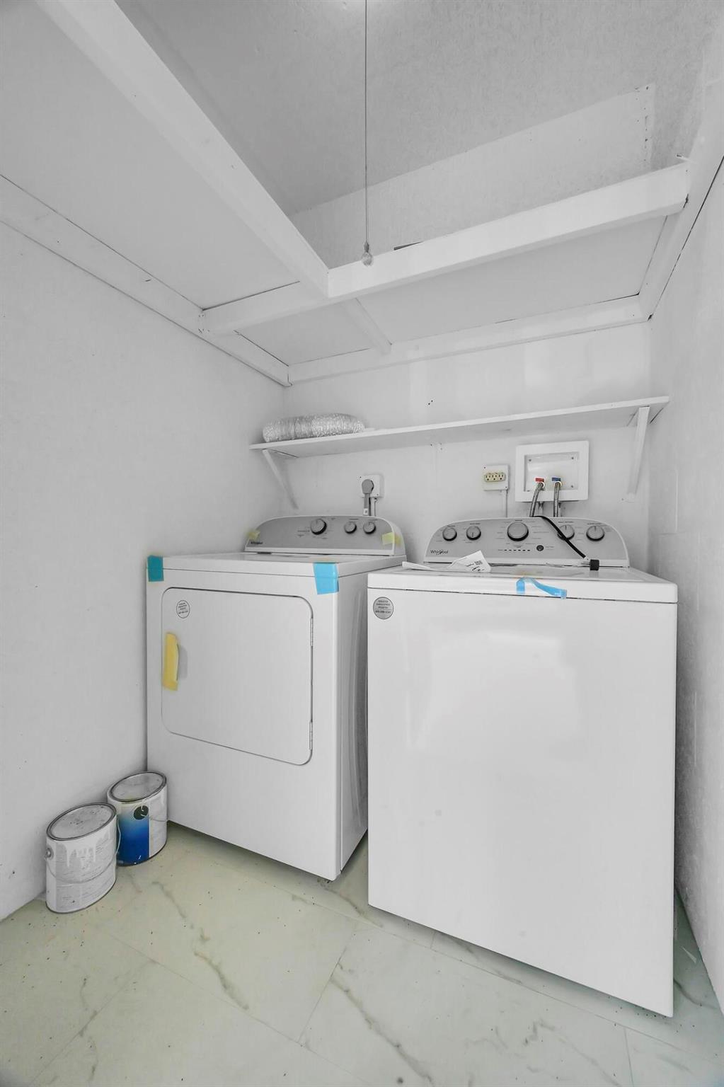 VISTA ST LUCIE BUILDINGS - Residential Lease