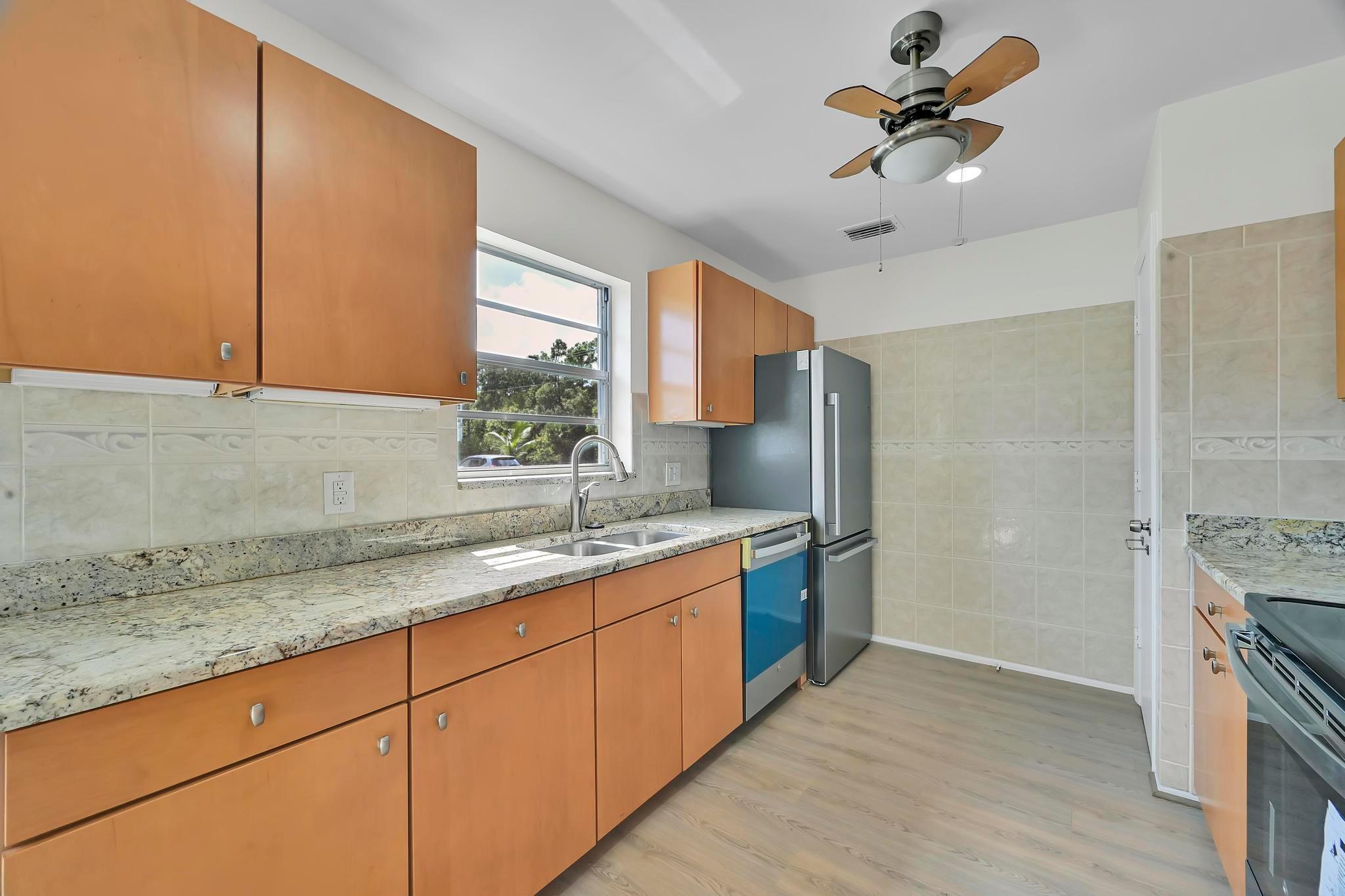 VISTA ST LUCIE BUILDINGS - Residential Lease