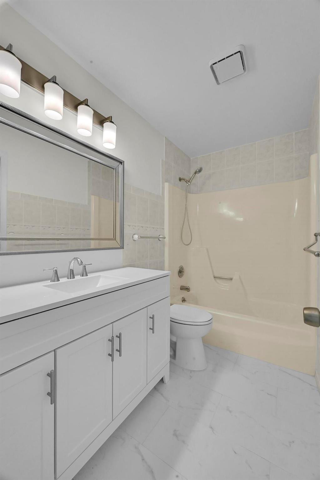 VISTA ST LUCIE BUILDINGS - Residential Lease