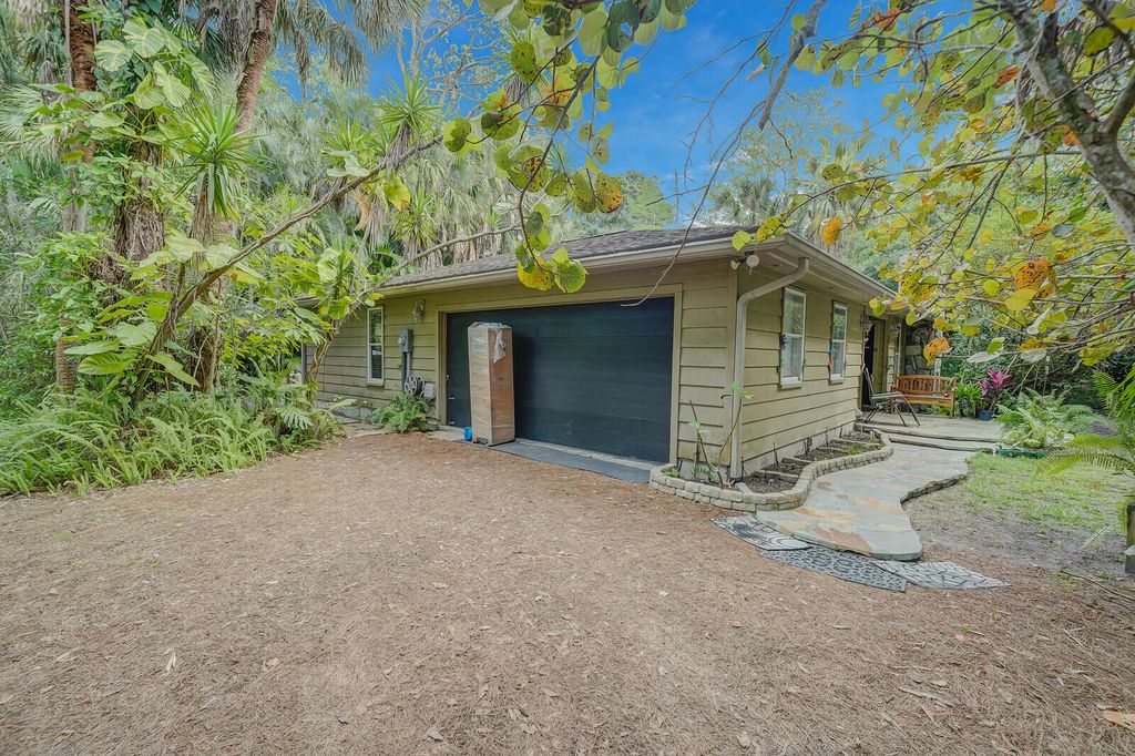 Photo of 15174 84th Avenue N, Palm Beach Gardens, FL 33418 (MLS # R10972427)