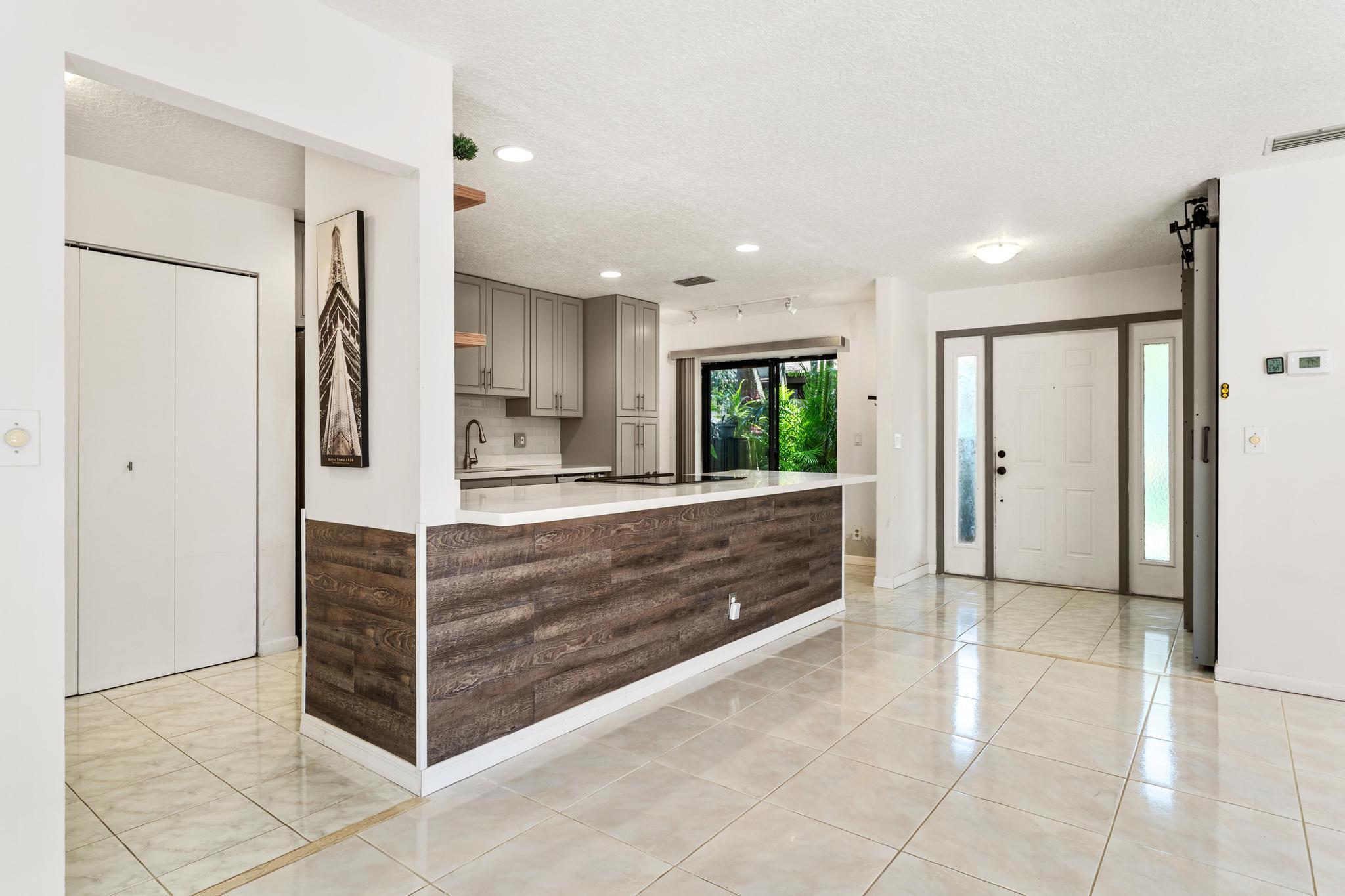 2561 Carambola Circle N 1848 Bldg 8
